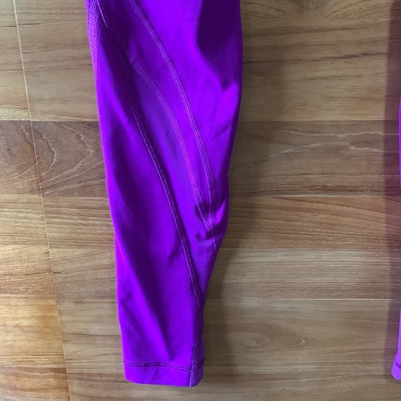 Lululemon Free Flow Tight *Full-On - Picture 7 of 10